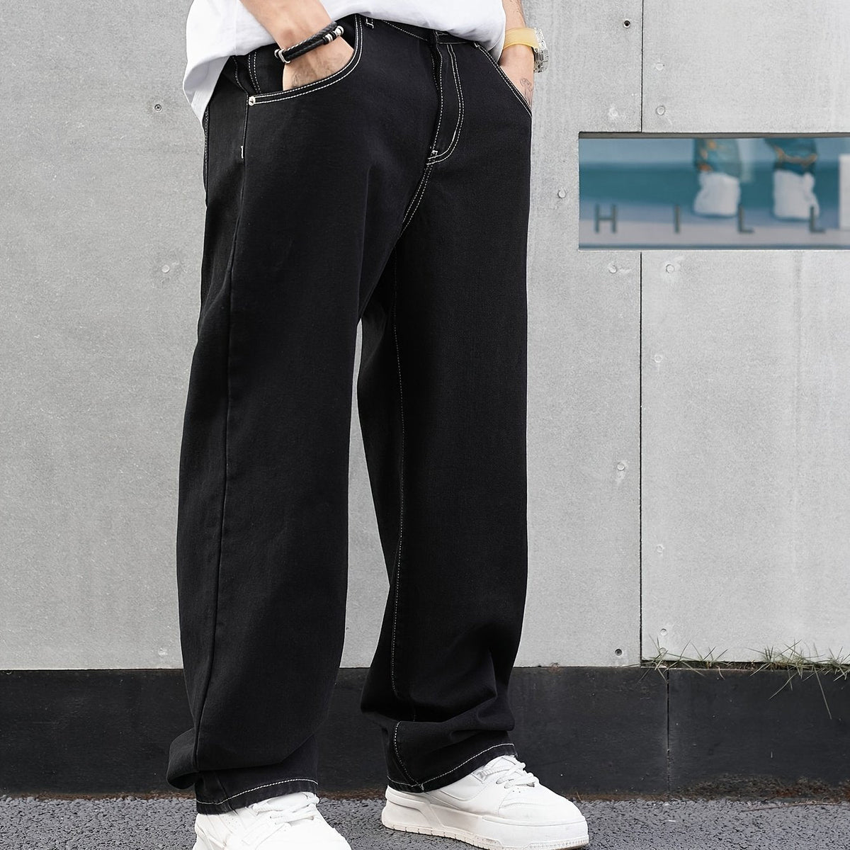 Russell | Relaxed-Fit Straight Trousers in Black