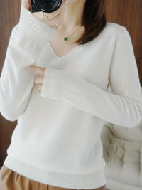 Deborah | Relaxed V-Neck Sweater in Black