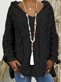 Iris | Relaxed Cable-Knit Sweater in Black