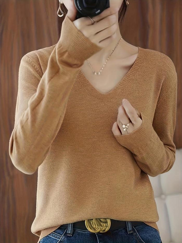 Deborah | Relaxed V-Neck Sweater in White
