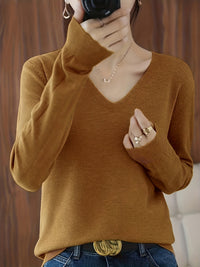Deborah | Relaxed V-Neck Sweater in Black