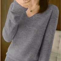 Deborah | Relaxed V-Neck Sweater in Grey
