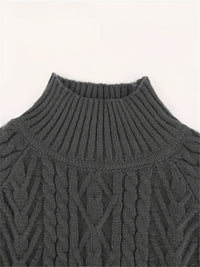 Penelope | Textured Cable-Knit Sweater in Khaki