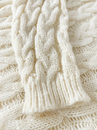 Iris | Relaxed Cable-Knit Sweater in Beige