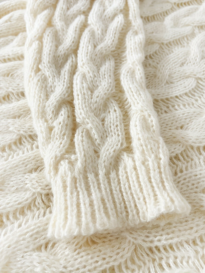 Iris | Relaxed Cable-Knit Sweater in Beige