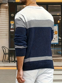Bradley | Textured Cable-Knit Sweater in Royal blue and white